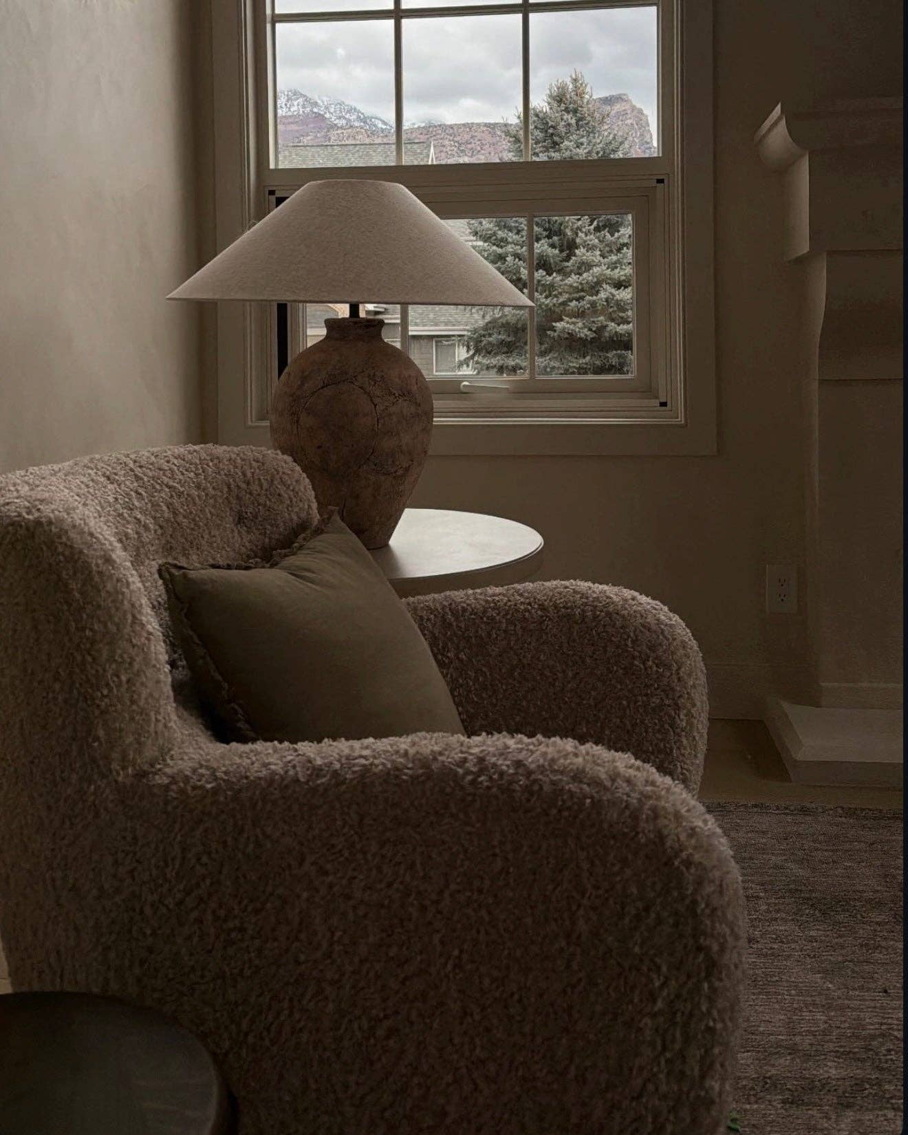 Belaré Home - Wholesale Chair - Elena Plush Teddy Accent Chair - Light Brown Cream Lounge3