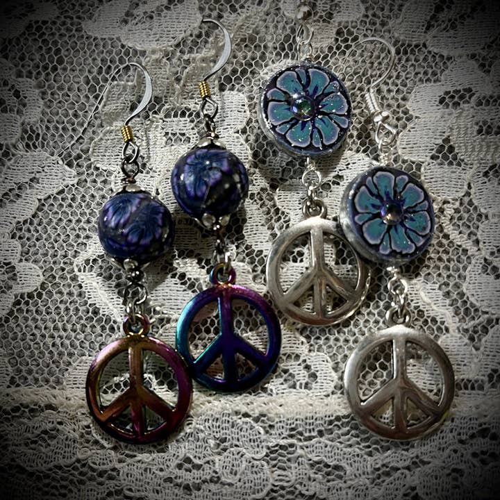 Orecchini Pace per la vendita all'ingrosso da parte di Catie Raymond Designs