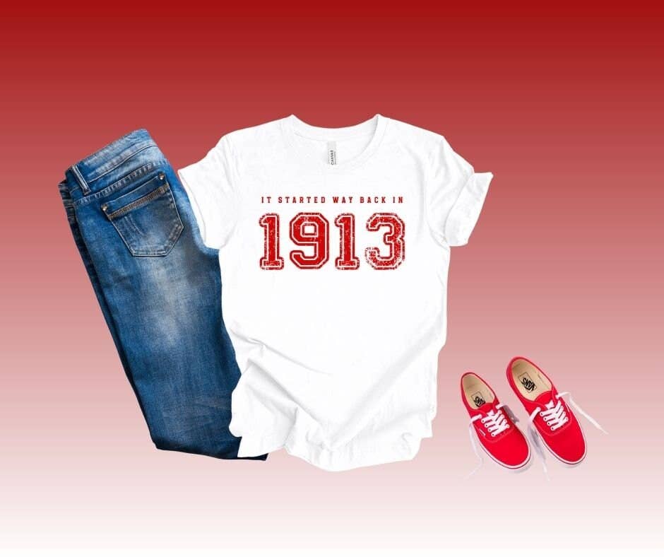 OFC Tees & Gifts - Vente T-shirt sérigraphié – femme - T-shirt inspiré de la sororité Delta Sigma Theta DST 1913 Delta2