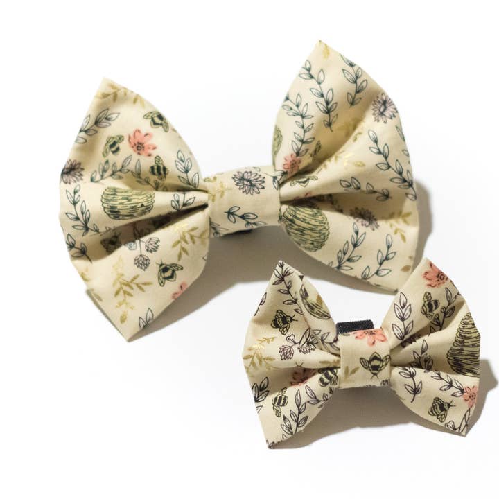 Nœud vintage pour animaux de compagnie Honeybees pour la vente par Tealight Studios