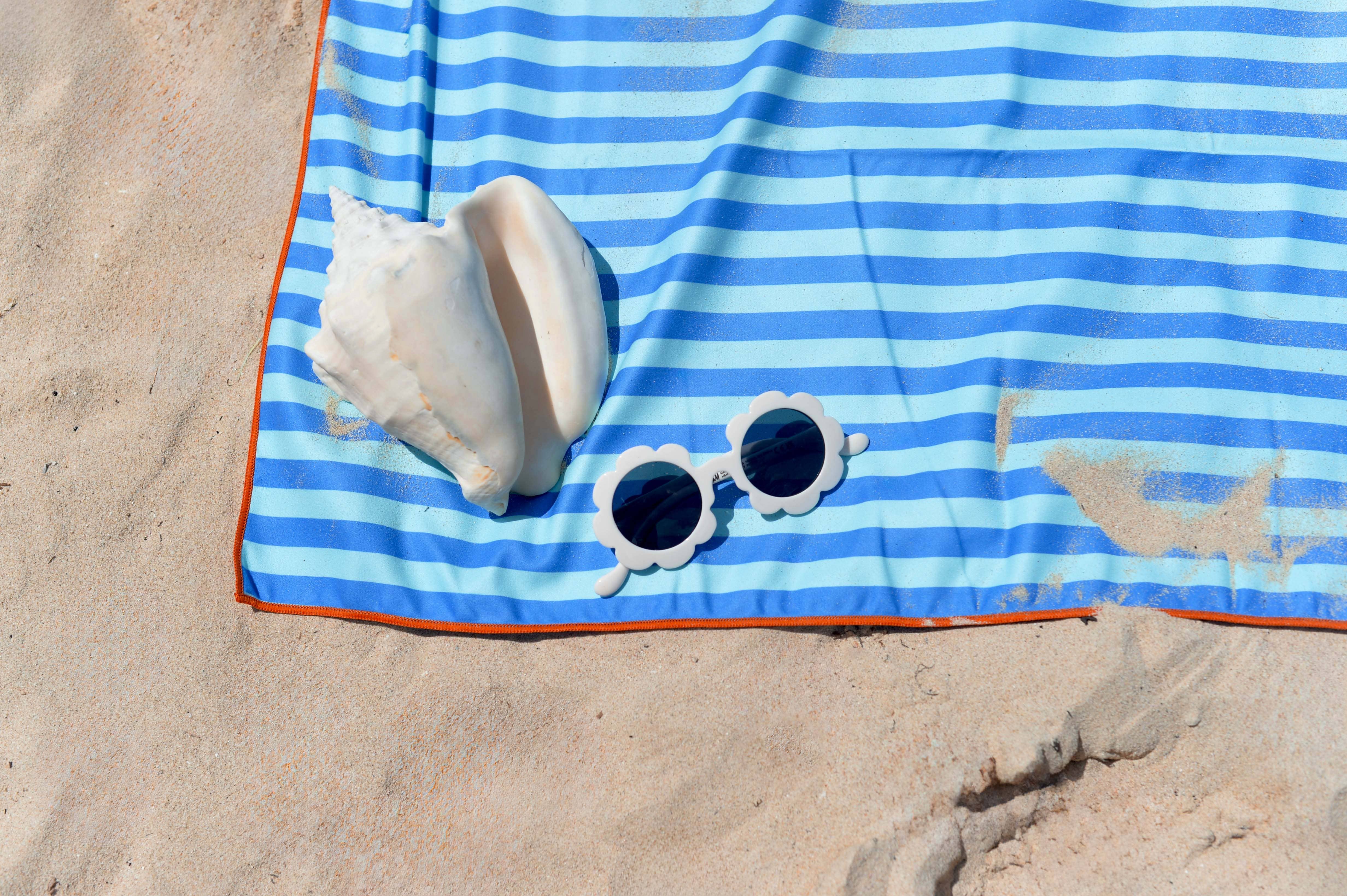 Quut Toys - Wholesale Beach/Pool Toy - Kids & Baby - Quut Play Towels-Size M, Interactive Design, Game & Patterns24