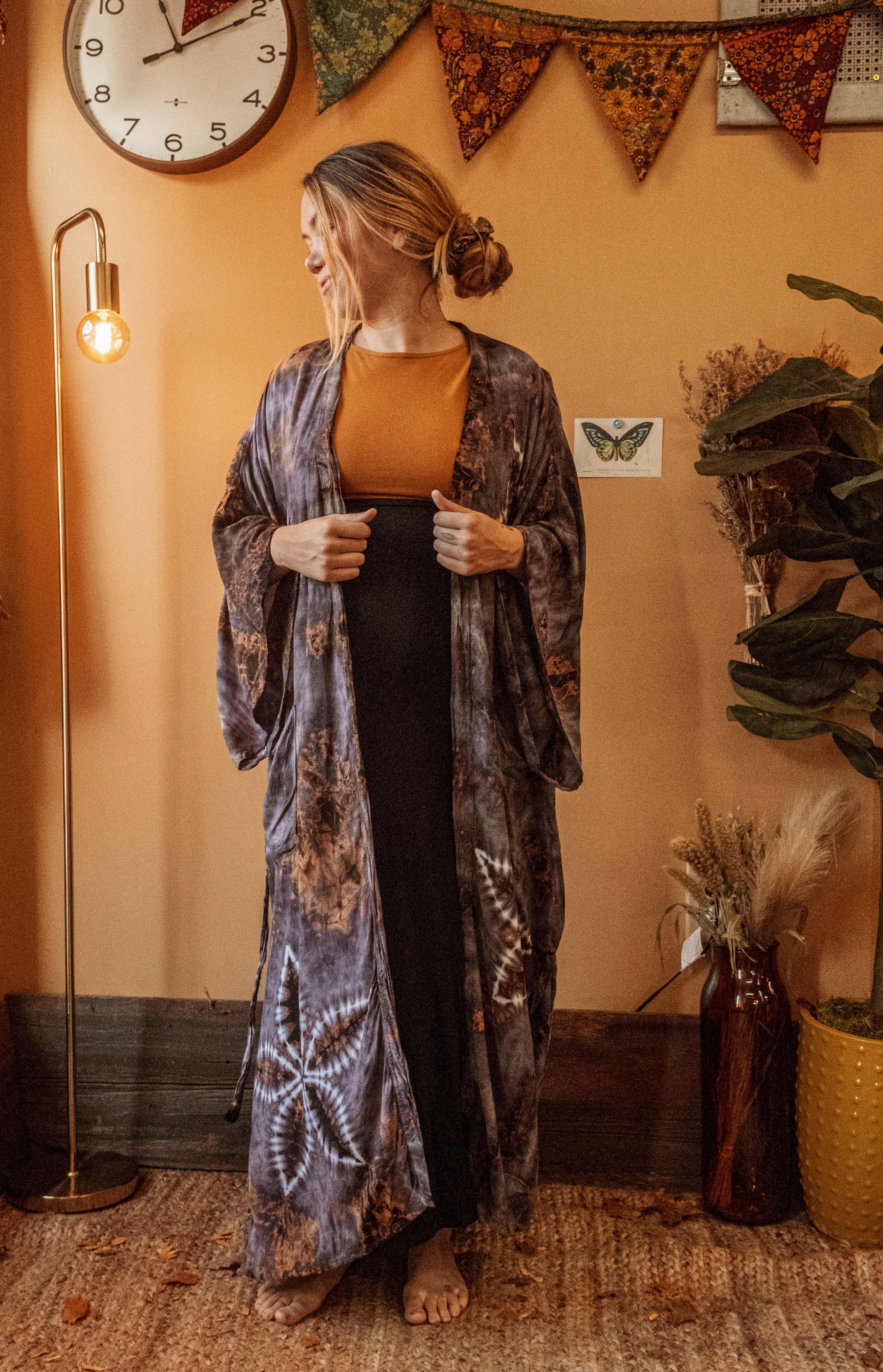 Gardenbelle Shop - Venta al por mayor Kimono - Mujer - Kimono bohemio hippie teñido a mano, bata estilo boho en tonos tierra11