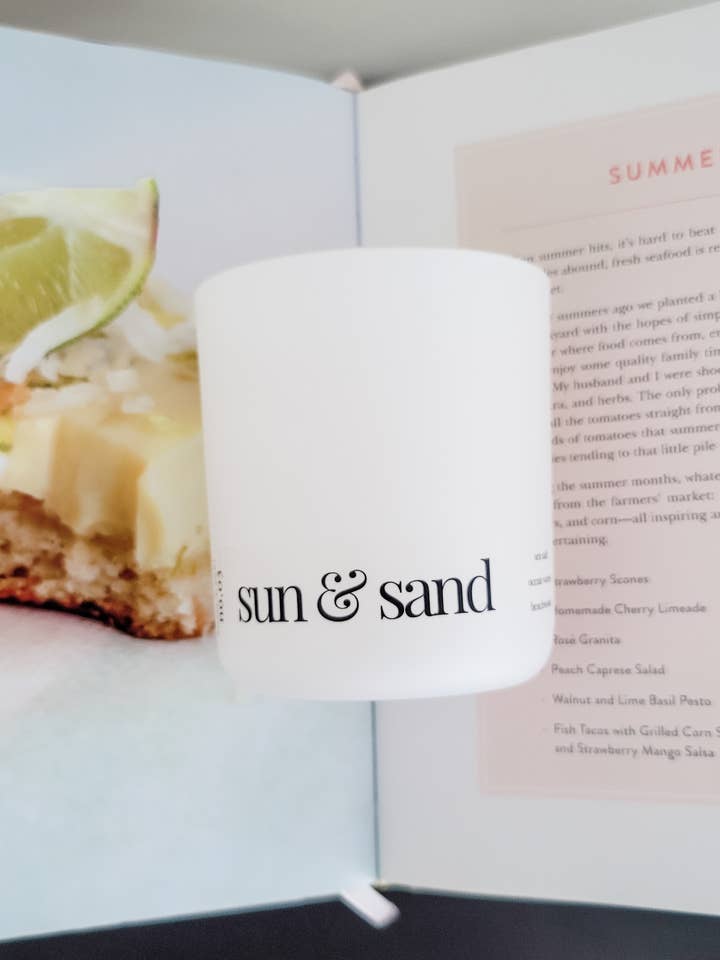 Bougie Sun + Sand pour la vente par Honey + Home