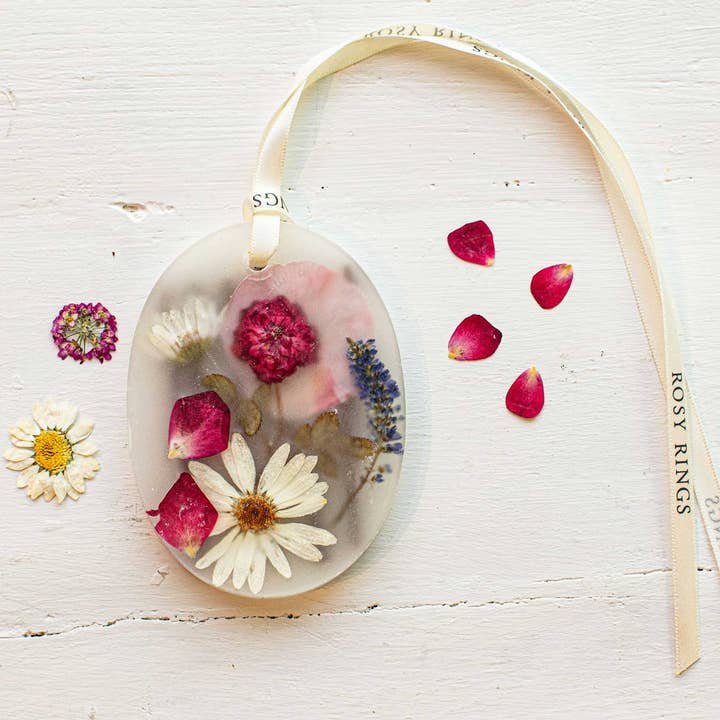 Petit sachet botanique à l'abricot et à la rose   pour la vente par Rosy Rings
