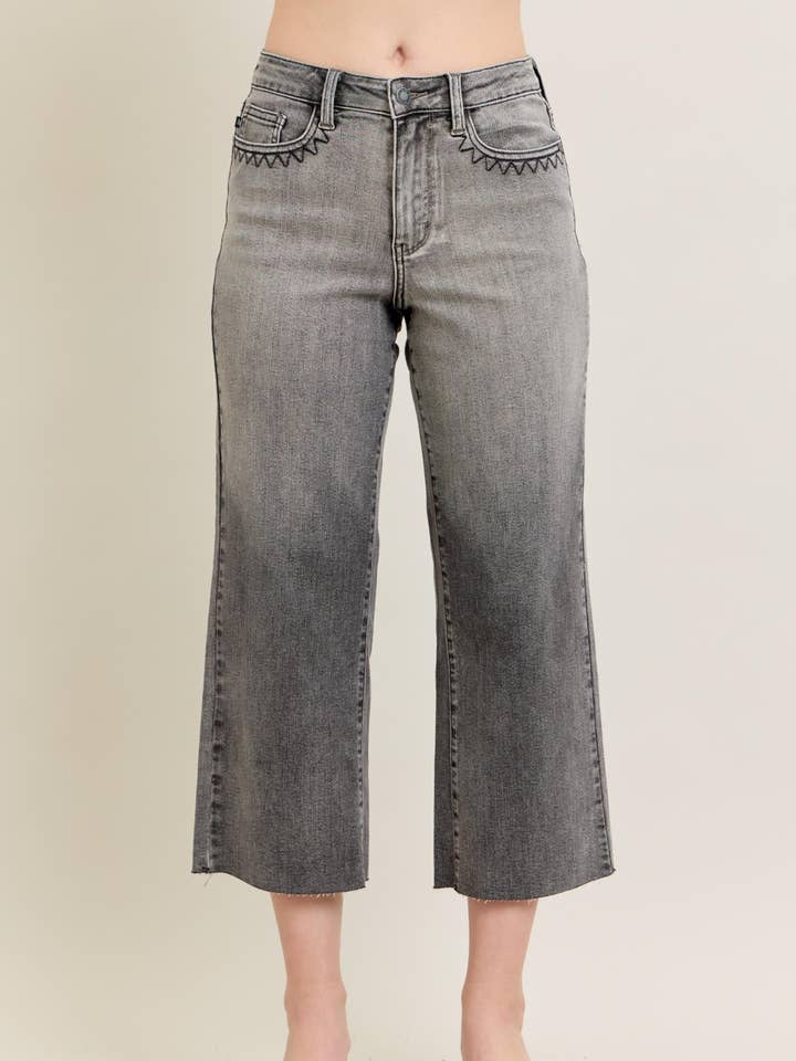 HW Vintage Grey Wash & Front Pkt Embroidery Crop Wide for wholesale by Judy Blue Jeans