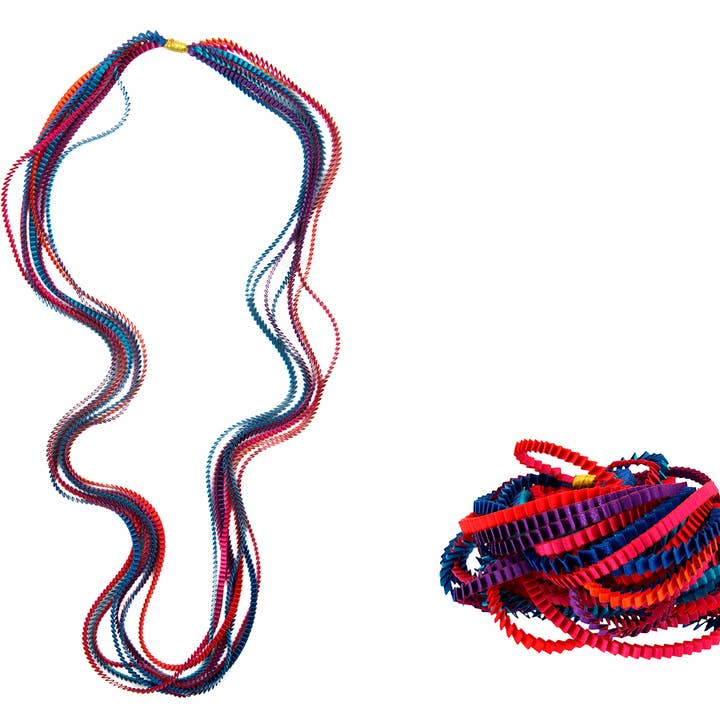 Collier Essilp 90 pour la vente par Alexandra Tsoukala