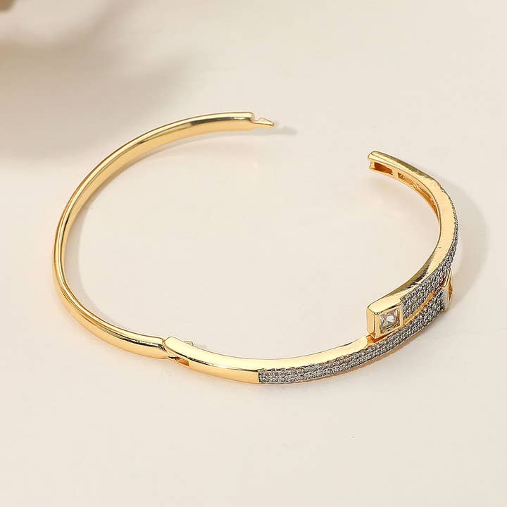 Sensibling Corp. - Wholesale Bangle Bracelet - SECRET BOX_Stainless Steel Square Stone Tip Rhinestone Pave Hinged Bangle Bracelet2