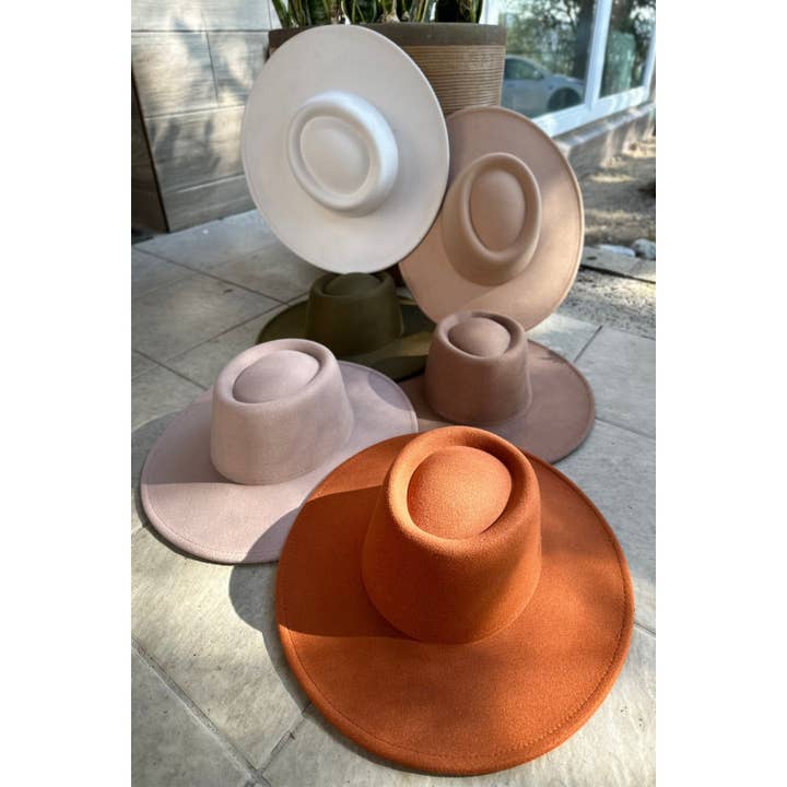 One and Only Accessories - Wholesale Fedora - Women's - Bestsellers Structured hat with a wide brim in faux felt Fas14