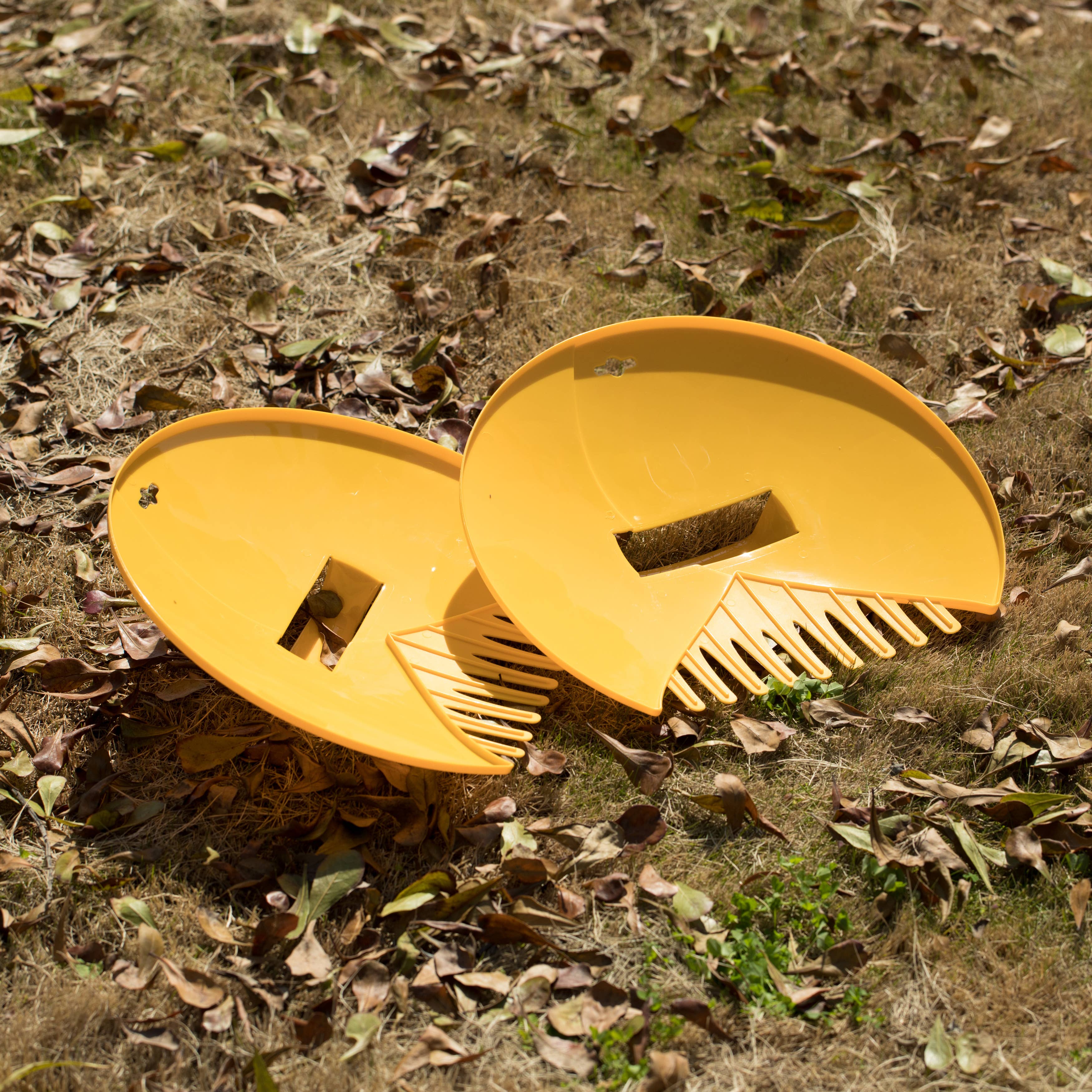 Quickway Imports - Wholesale Garden tool - Decorative Pair of Leaf Scoops, Hand Rakes9