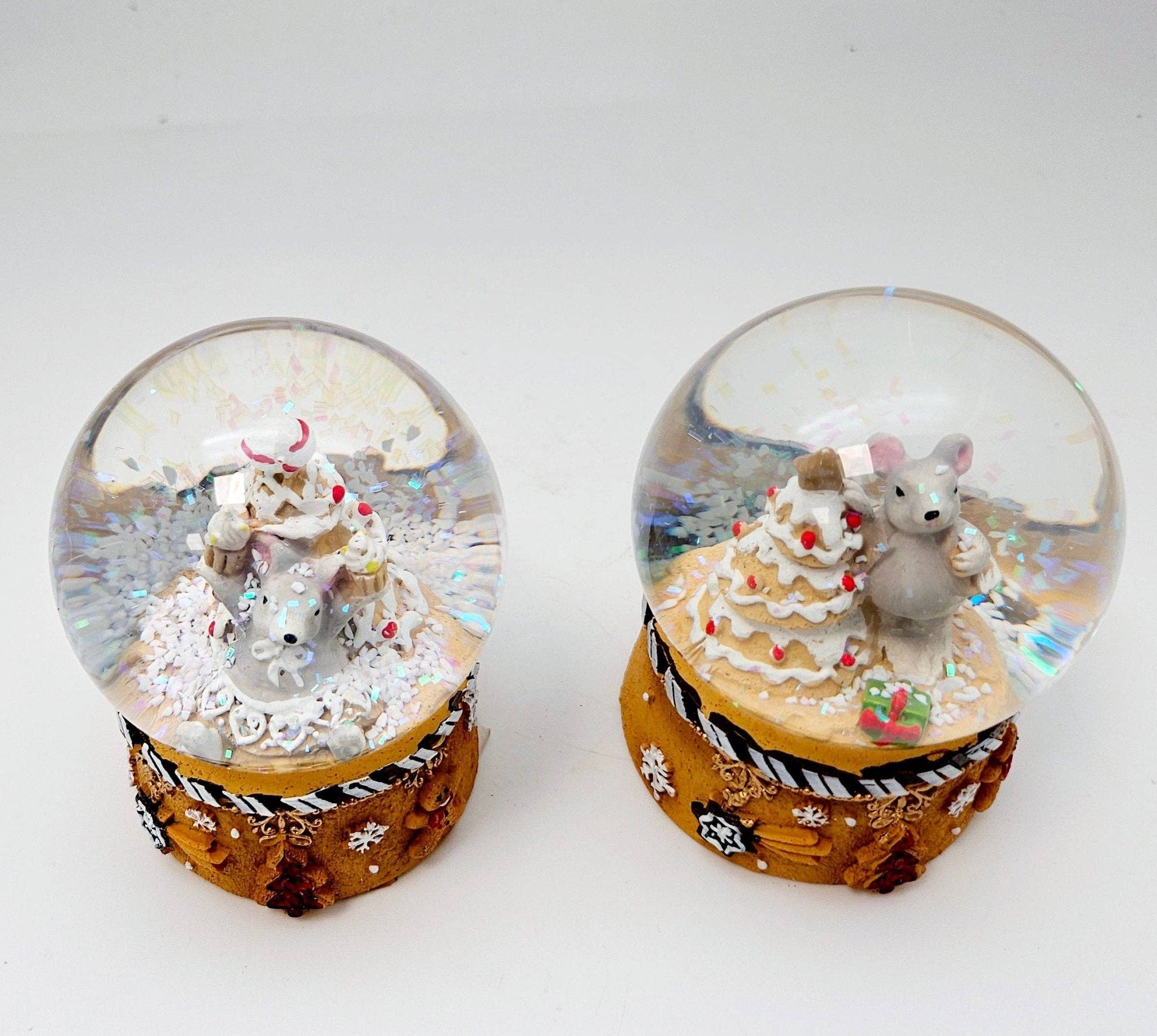 Schneekugelhaus - Wholesale Snow Globe - Sweet Snow Globes Christmas Mouse Christmas Bakery3