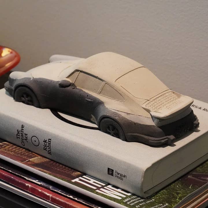 HonuSquare - Wholesale Decorative Tabletop Object - 1988 Porsche 911 Turbo Home Decor2