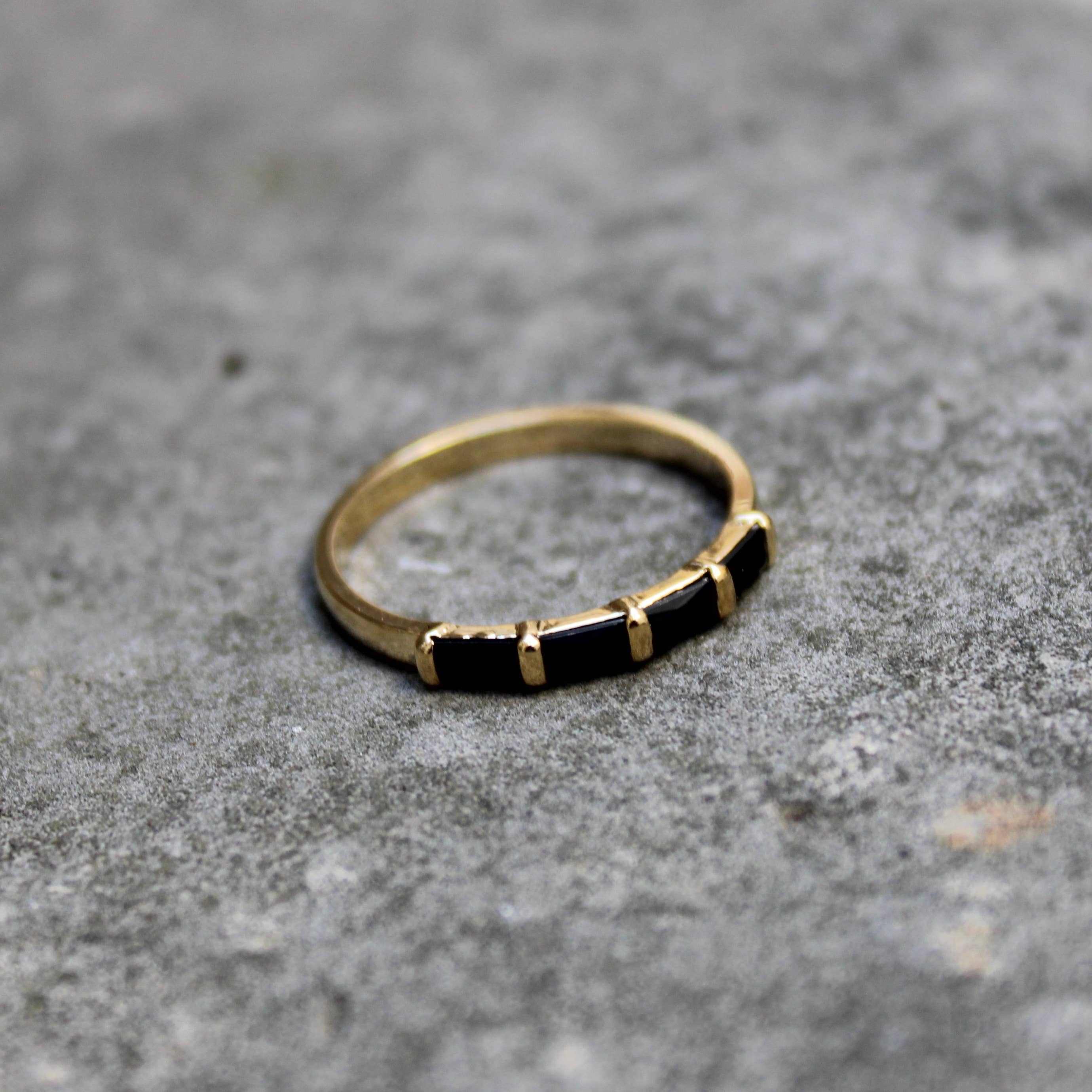 Bijoux 7bis - Vente Bague avec plusieurs pierres - Bague Alliance 4 Strass Griffes Rectangulaire Doré Or fin13