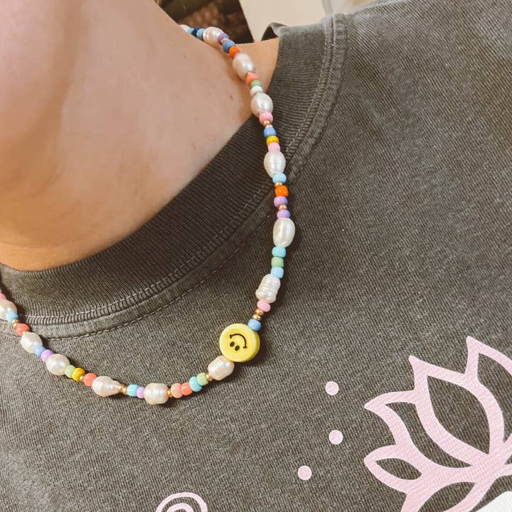 driftaway jewelry - Wholesale Beaded/Pearl Necklace - Nice Day Smiley Necklace1