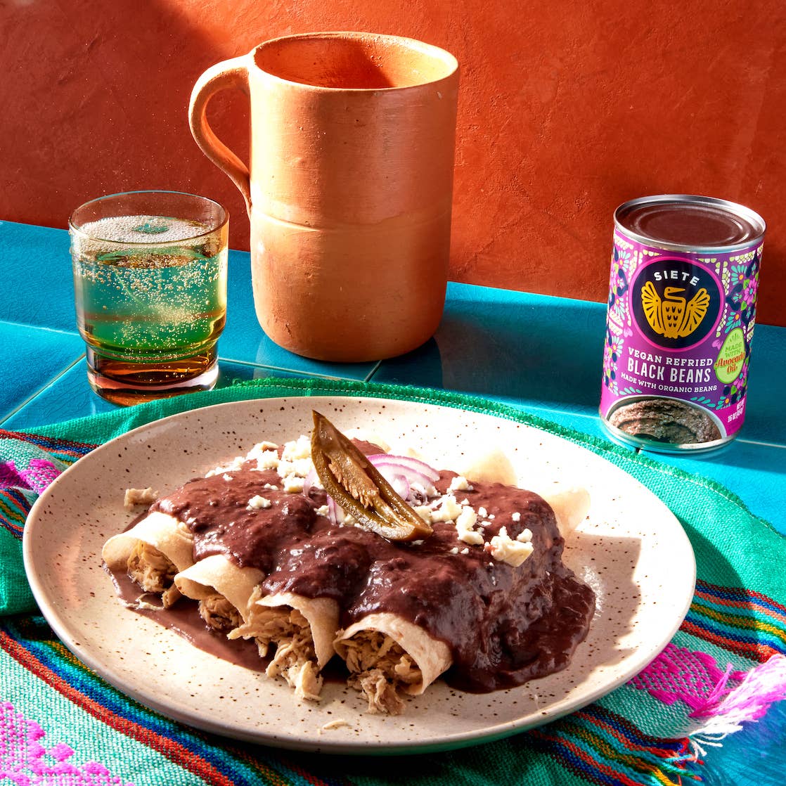 Siete Foods - Wholesale Beans - Vegan Refried Black Beans - 24 Pack3