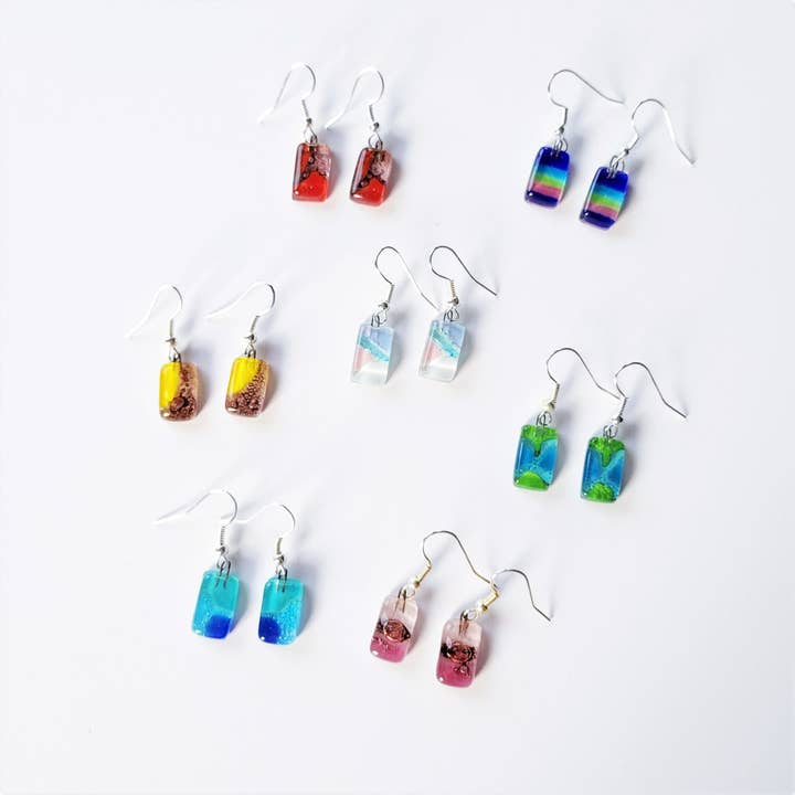Eclectic Woodchuck – Engroshandel Hængeøreringe og creoløreringe – Ssmeltet glas dingle ørering i assorterede farver