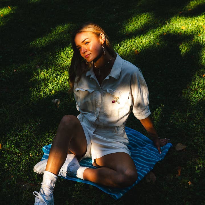 Real flowers mother-of-pearl gerbera rose brooch for wholesale by NatureAmbient