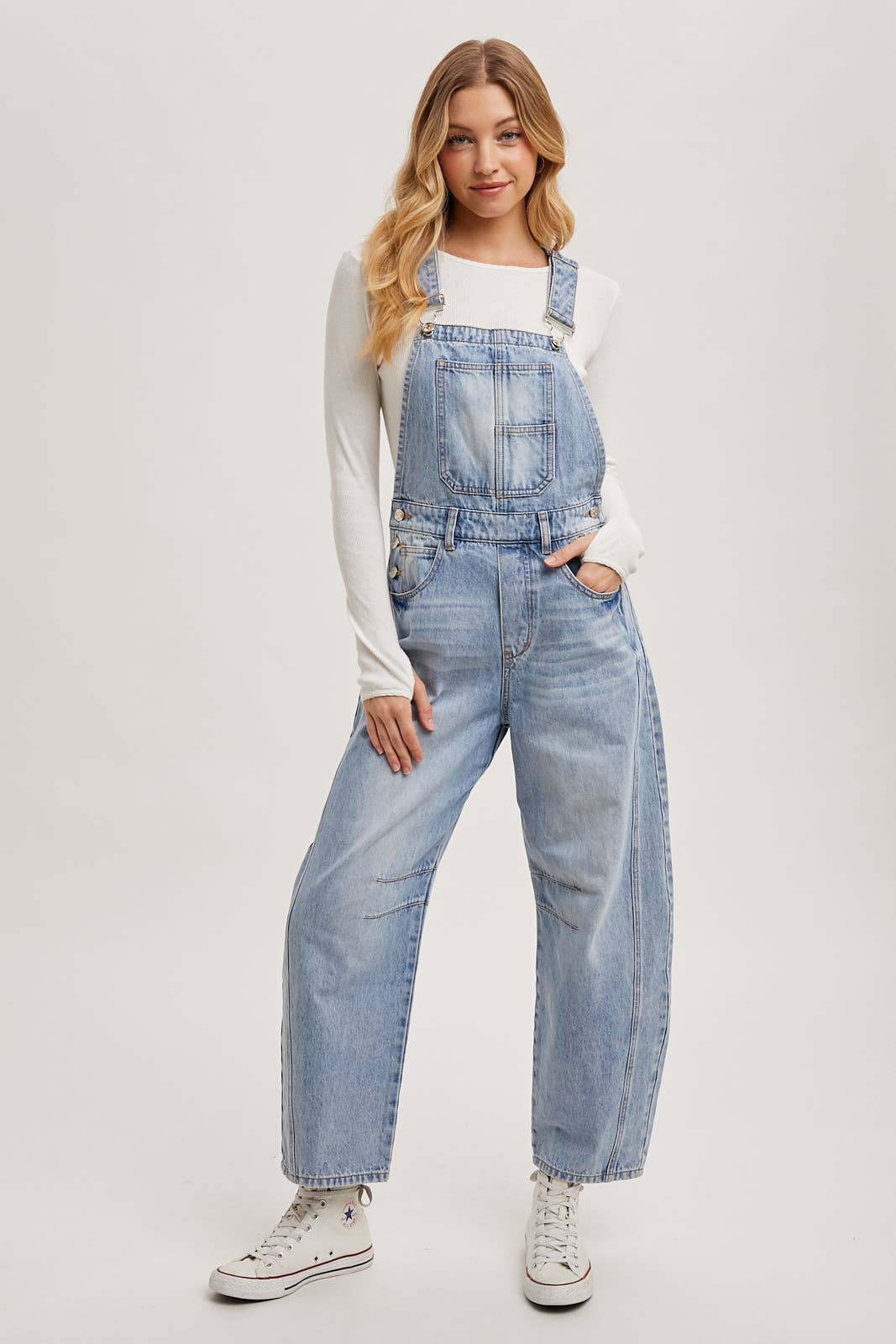Bluivy – Engroshandel Overalls - Dame – Denim bukselårsoverall med moderne, vidde pasform13
