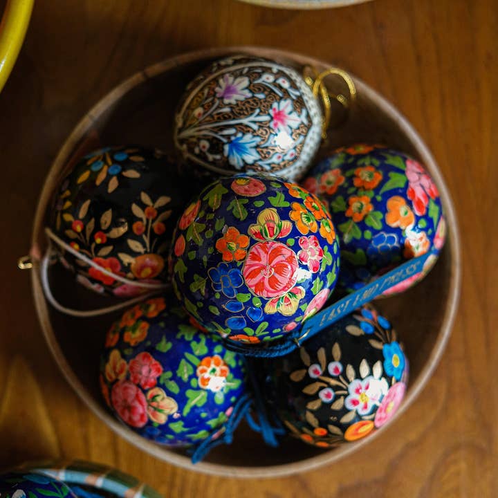 East End Press – wholesale Ornament – UK/EU: Dark Blue Blossoms Bauble16