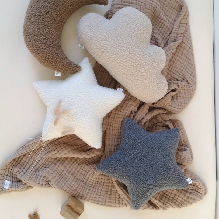 The Butter Flying – wholesale Pillow/cushion – Child & baby – Star-shaped pillow - 5 color choices7