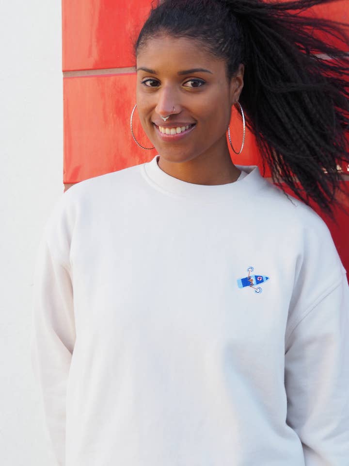 Suéter feminino confortável de caimento solto 'Take me to the sea' com barco por atacado de Ridges & Steam