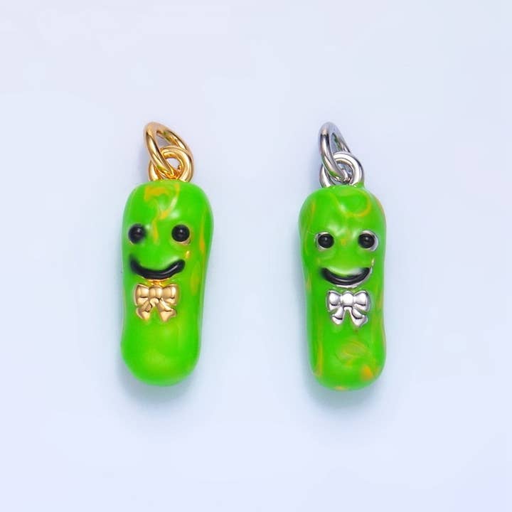 Pendentif Cornichon Arc en Émail Vert Plaqué Or 24K en Or & Argent | W007 pour la vente par Aim Eternal
