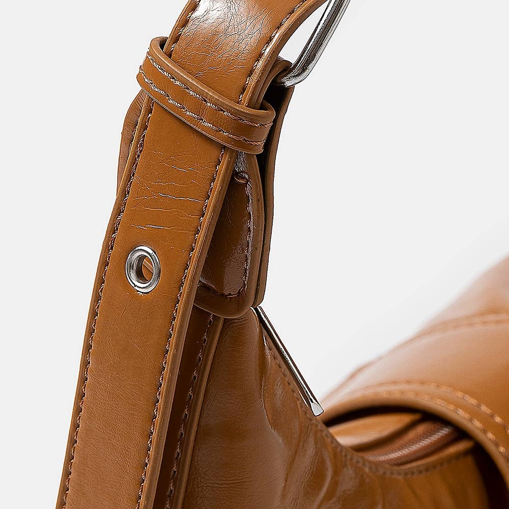 Collections by Fame Accessories - Vente Sac porté épaule – femme - Sac à bandoulière en cuir avec garniture cloutée3