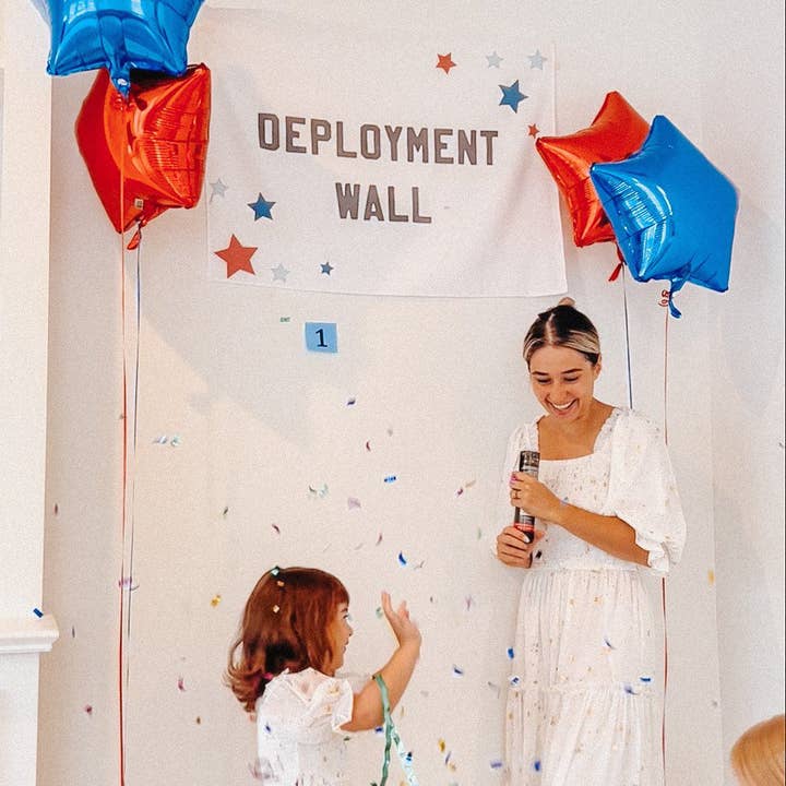 Hunny Prints – wholesale Banderoll - Barn och baby – Deployment Wall Banner