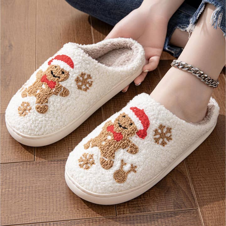 Surtido Zapatillas festivas acogedoras con forma de pan de jengibre y nieve - HOLI de venta al por mayor en Faire