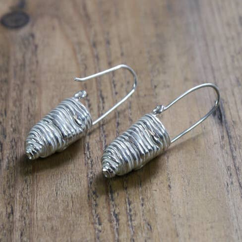 Orecchino con pendente a bozzolo in argento sterling per la vendita all'ingrosso da parte di Maä bijoux