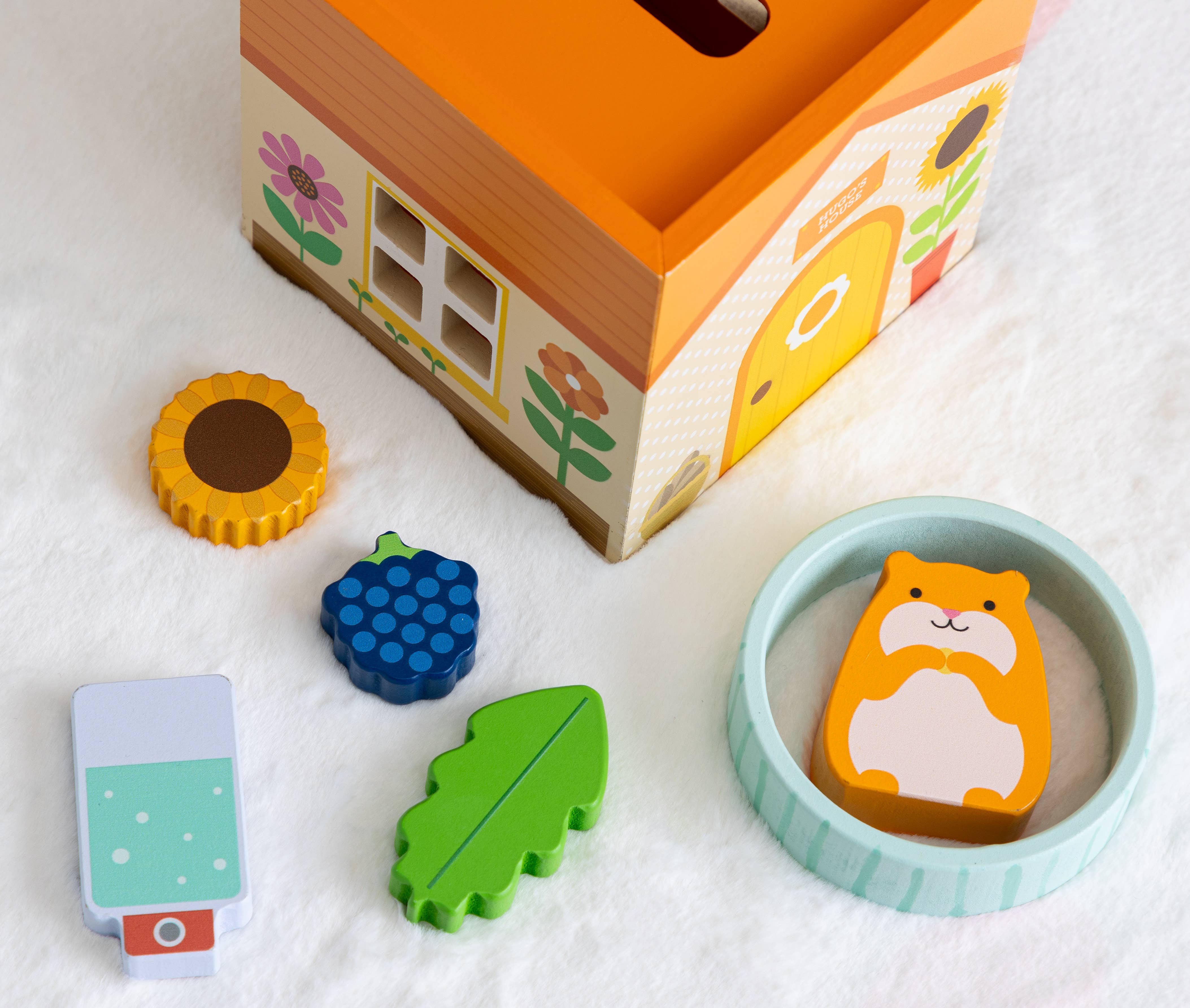 Chronicle Books - Wholesale Wood Toy - Kids - Petit Pals: Hugo Hamster4