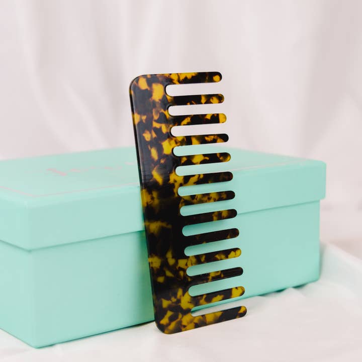 Axcessorize – wholesale Hair brush/comb – Wide tooth wet hair comb - Resin handmade square comb2