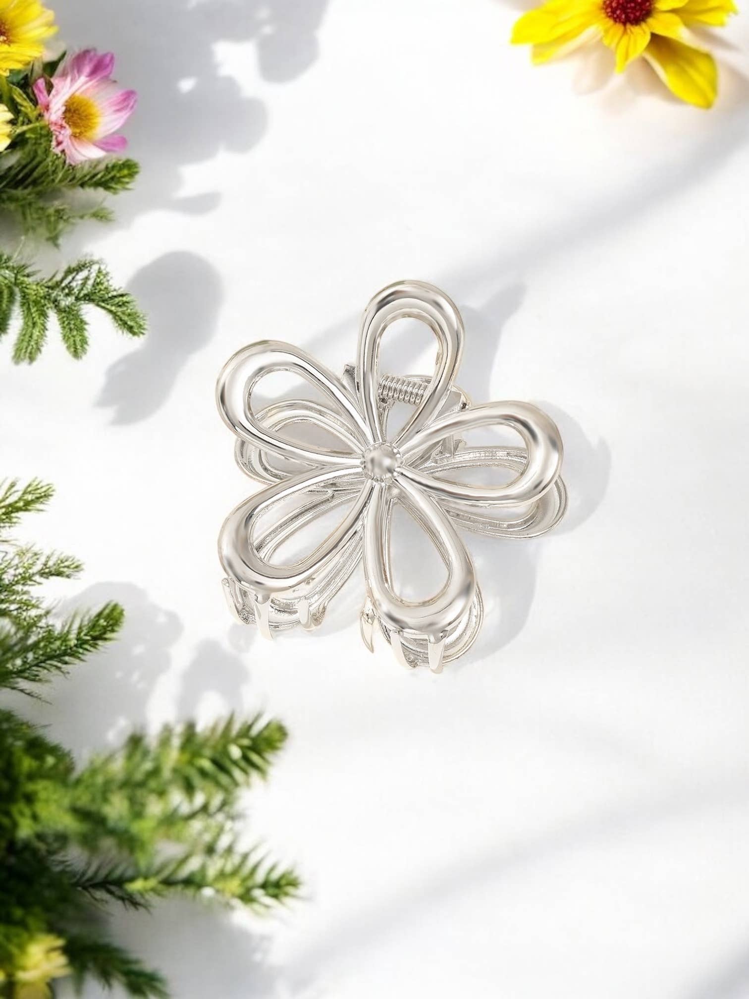 BYREN | ÉLINE L'ATELIER – Engroshandel Hårtilbehørssæt – Kvinder – ZE15 hårklemme formet som blomst1