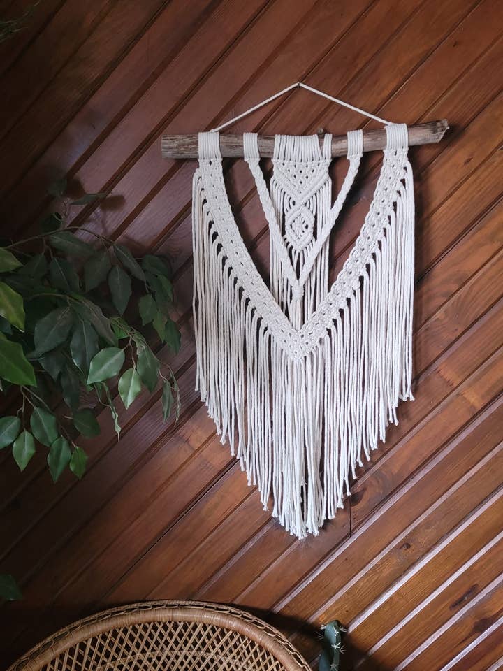 Grace : décoration murale moderne en macramé pour la vente par Knotty Boho Designs