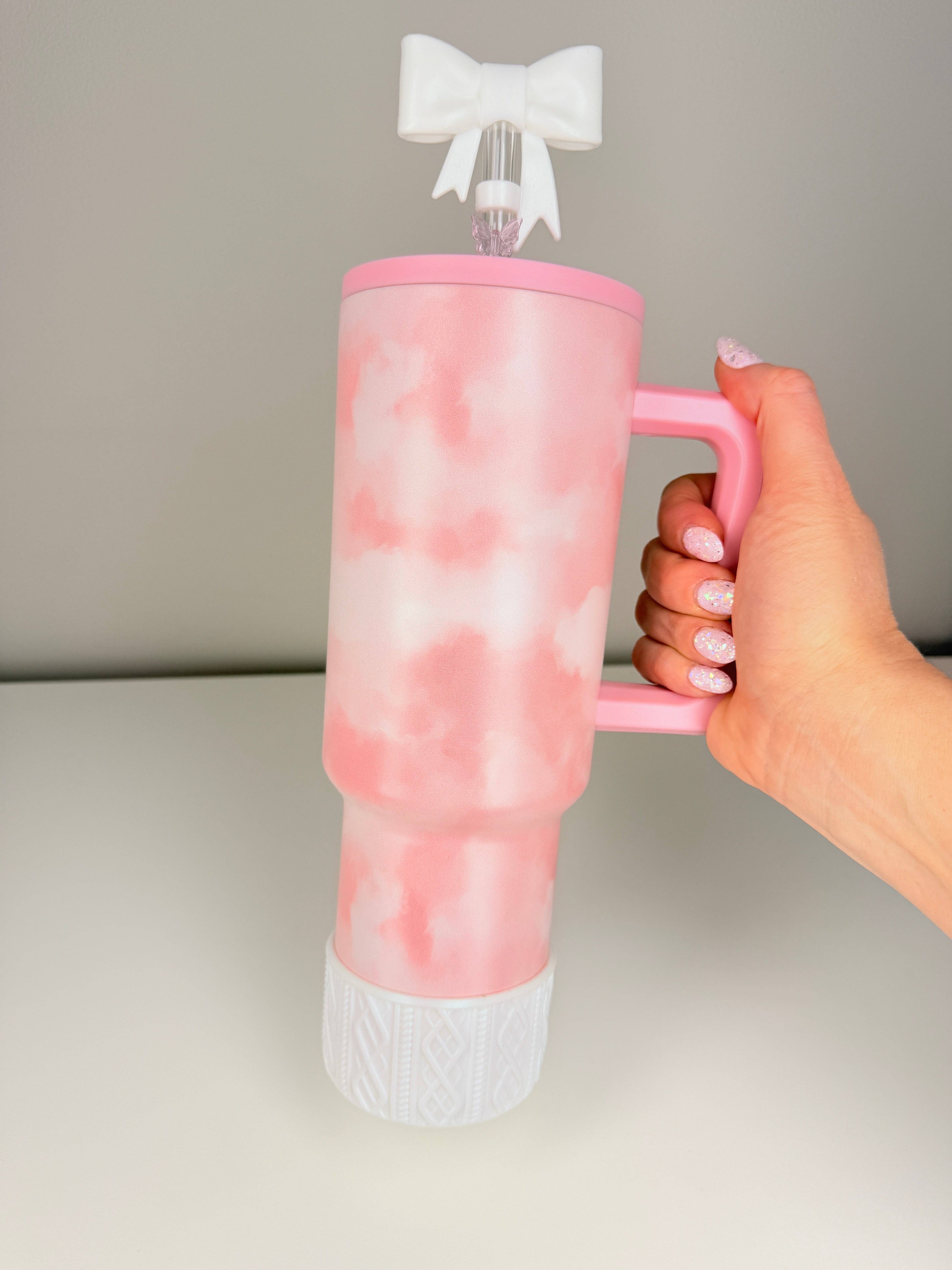 Olive Lane Accessories – Großhandel Getränkemanschetten & -Koozies – Weißer SHIMMER-SWEATER Silikonbecher-Stiefel2