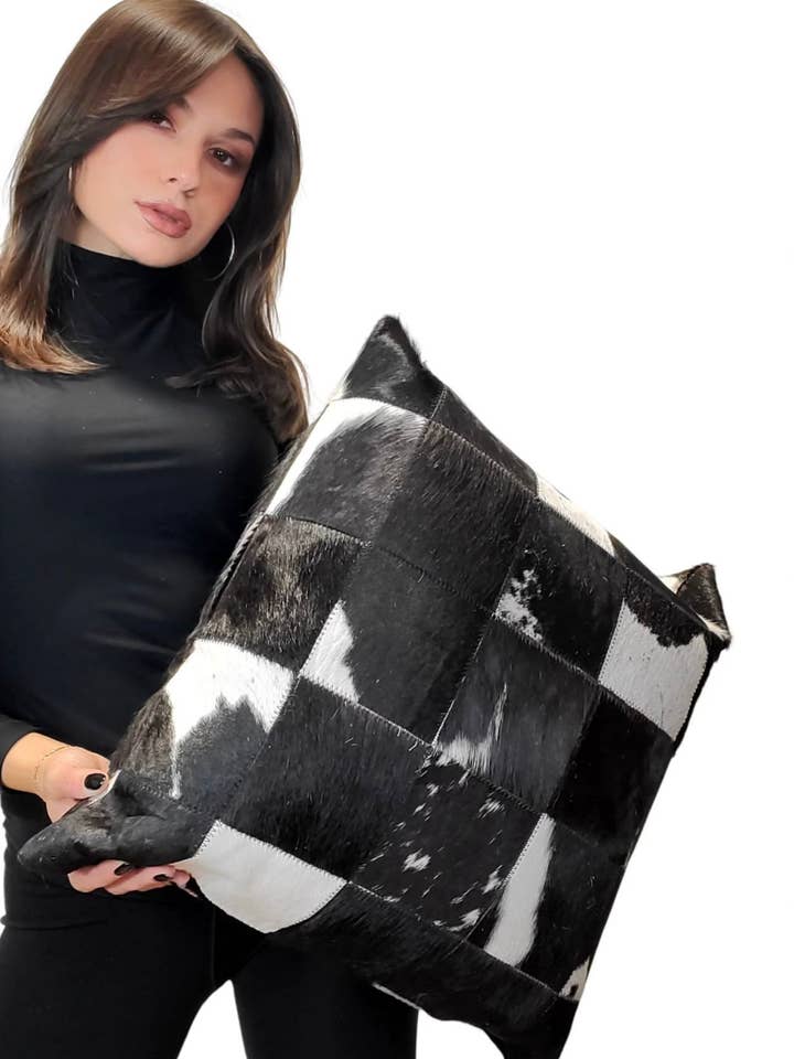 Almofada Grande de Pele de Vaca Irregular por atacado de Charlie Leather