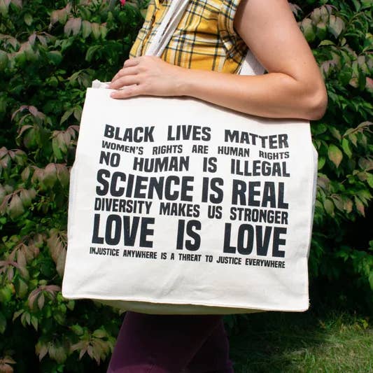 Scallywag Letterpress - Venta al por mayor Bolsa de asa- Mujer - Bolsa de mano progresiva (BLM, Love is Love, etc.)