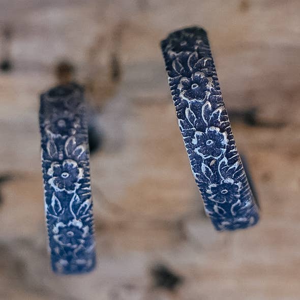 Floral Hoops (op bestelling gemaakt) voor wholesale door Crooked Trails Silver