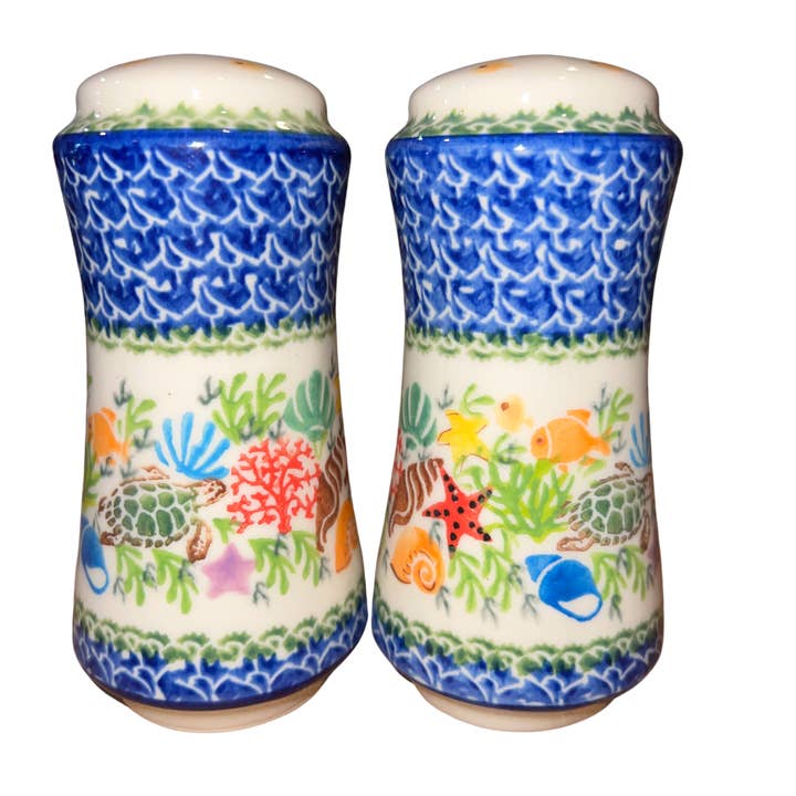 Salière et poivrière Sealife pour la vente par Lidia's Polish Pottery, Inc.