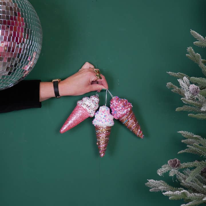Housevitamin bv – wholesale Ornament set – Christmas Hanger - Ice Cream Cones with Discoball Dip - Set of 3 - Pink - Foam - 8x7x15cm2