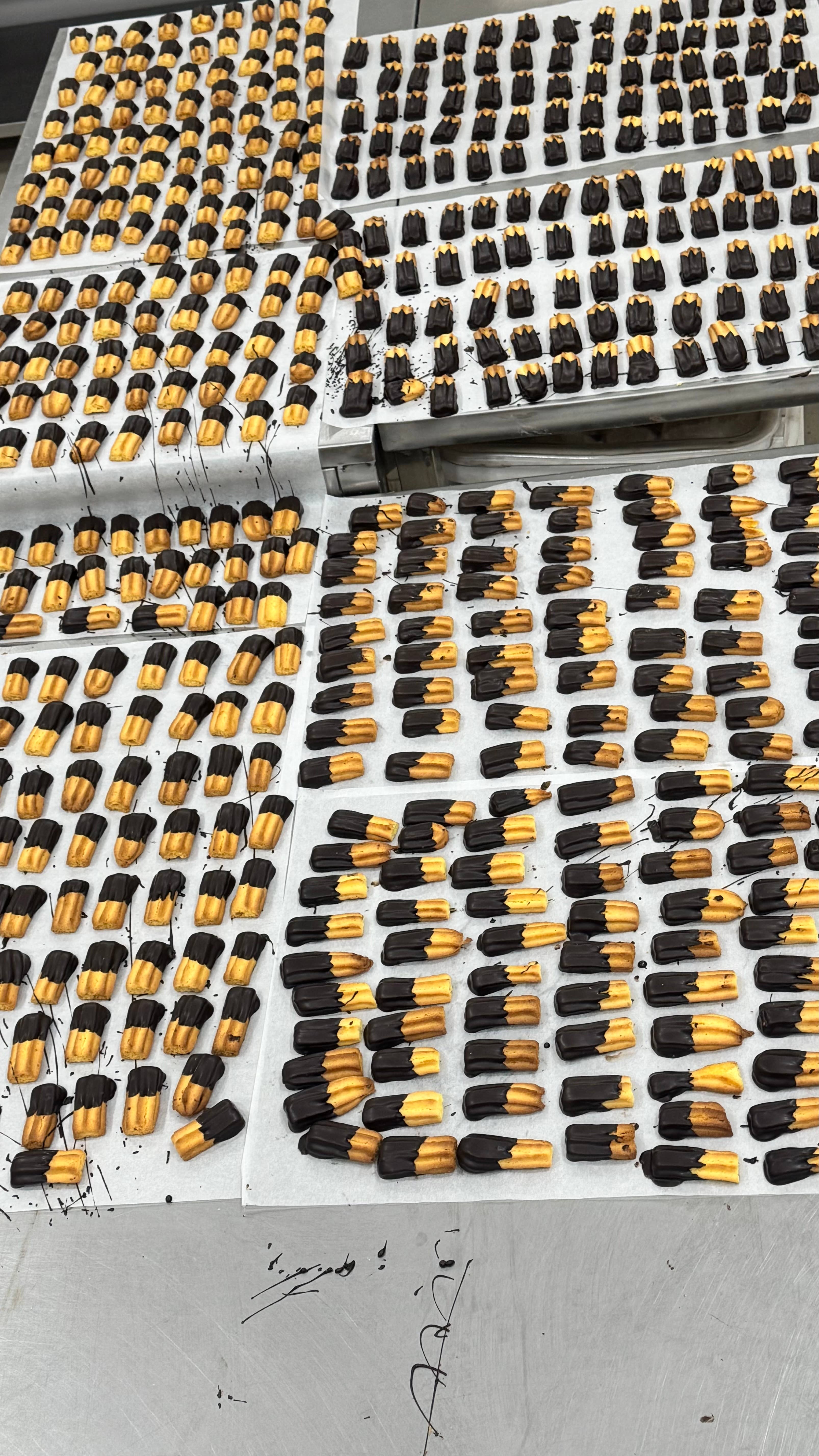 SPAZIOGOLOSO! laboratorio artigianale senza glutine - Venta al por mayor Galletas - DUETTO: masa quebrada batida y chocolate negro 500 g1