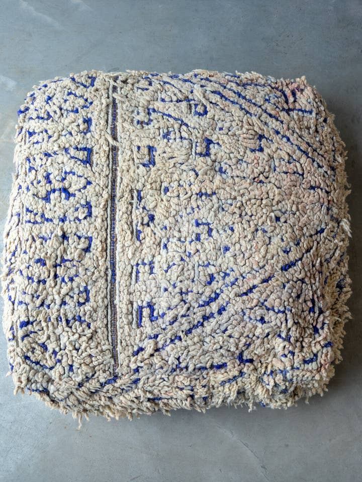 Marokkaanse vintage wollen poef - Hidden Blue voor wholesale door Äventyr