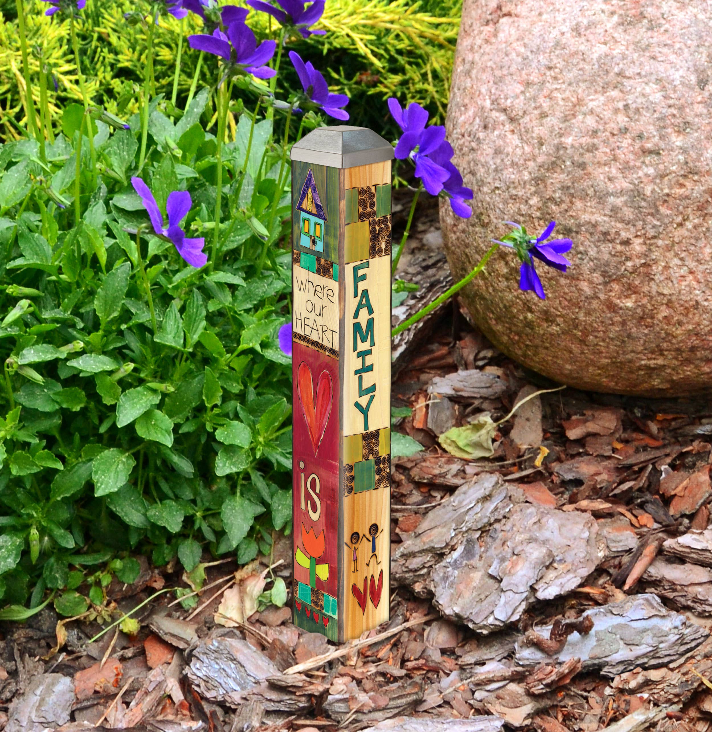 Studio M - Wholesale Garden/Lawn Stake - Love is Family 10" Mini Art Pole2