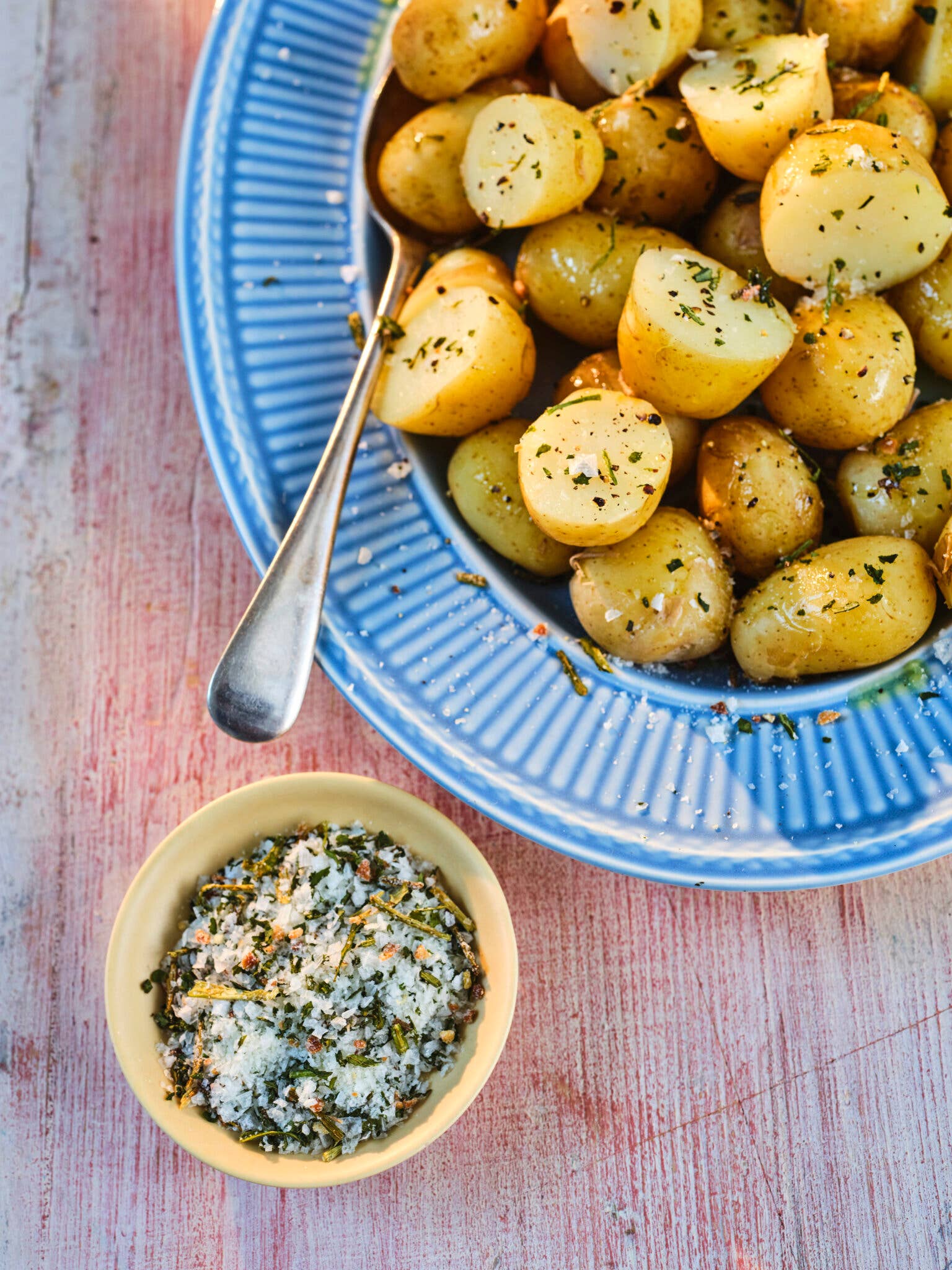 Gourmet Food Solutions, Inc. - Wholesale Salt - GARLIC Sea Salt by Maldon, 100g2