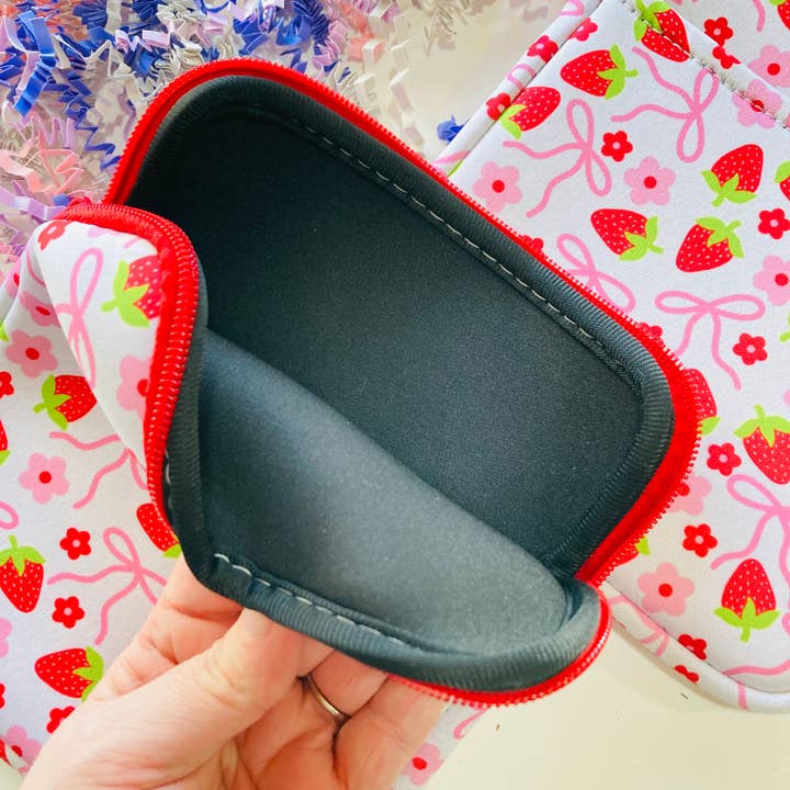 Chapter & Ink - Wholesale Book Cover - Strawberry & Bows E-Reader Book Sleeve3