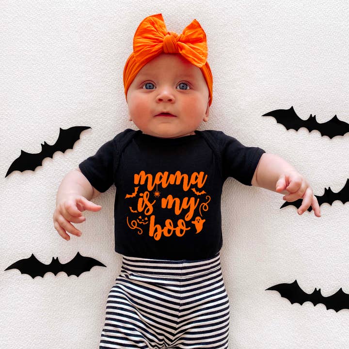 brattybloom – wholesale Overall - Baby – Mama Is My Boo Bodysuit | Halloween | Babykläder