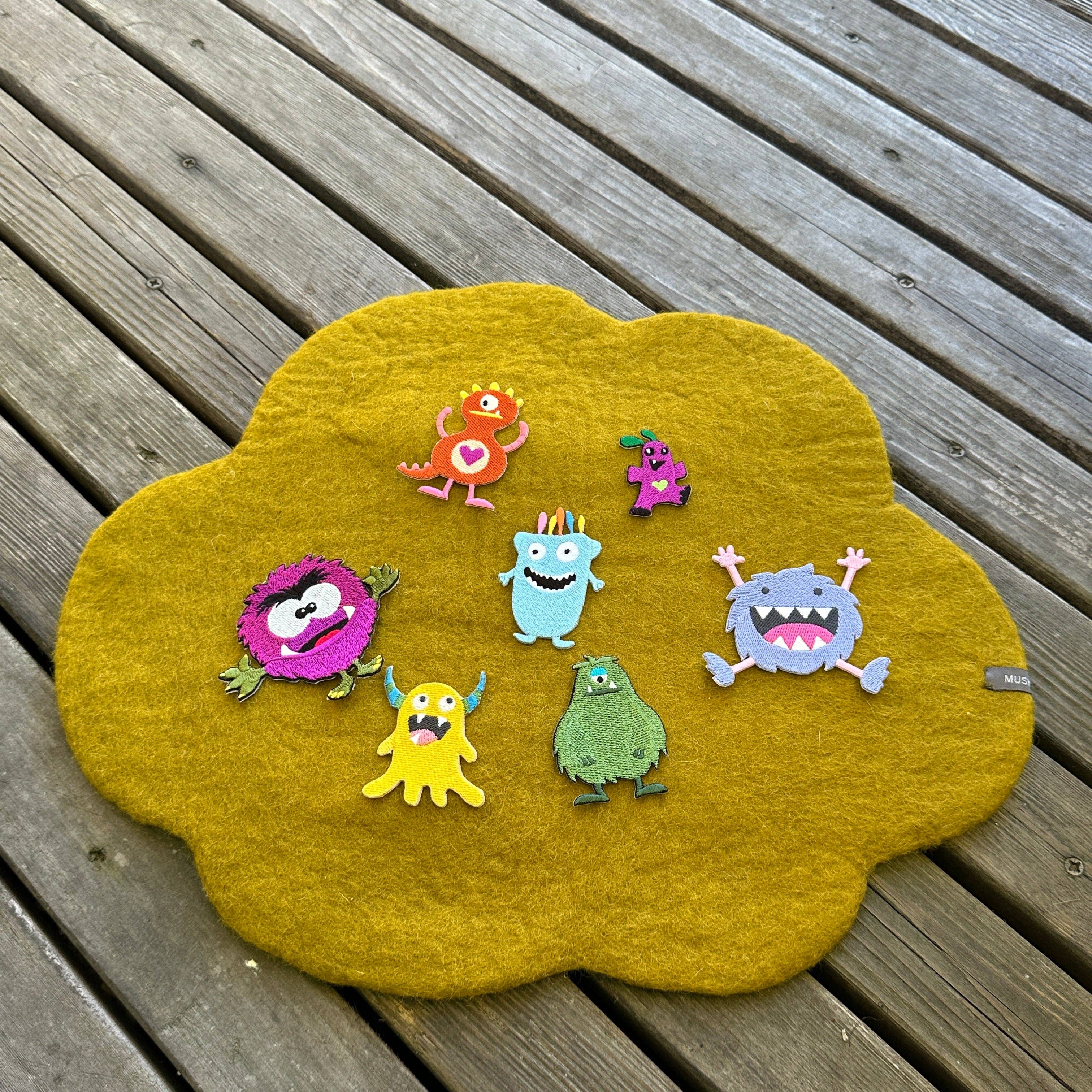 Dotori Dotori - Vente Broches - PIN - Monstre - Peigne Arc-en-ciel3