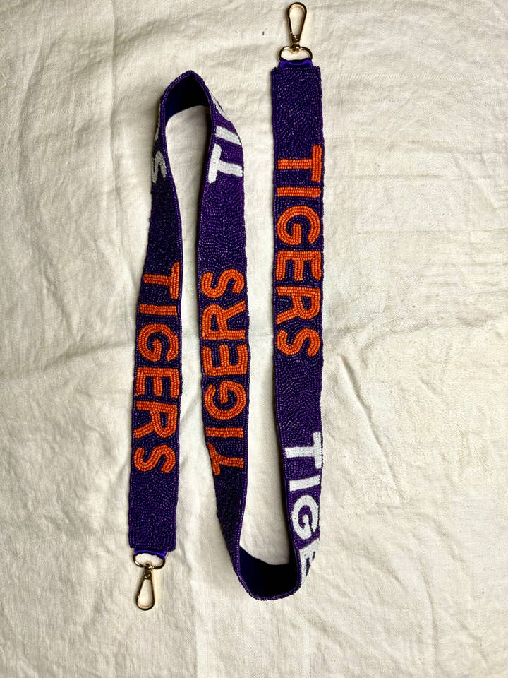 Sangle de sac à main perlée Clemson Tigers violette et orange pour la vente par Tatter'd Royals
