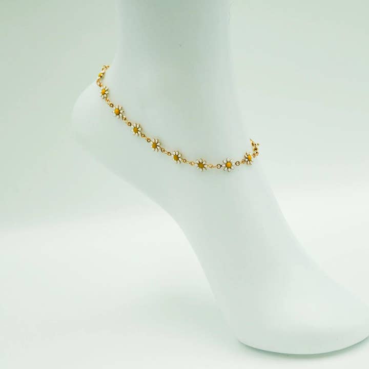 Chevillière Marguerite Dorée de 10 pouces pour la vente par Sumptuous Scull Styles LLC