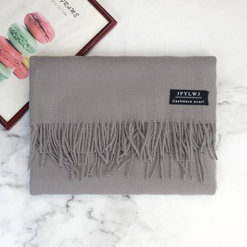 ShieldChic – Großhandel Schal – Damen – Einfarbiger Schal aus Kaschmirimitat mit Quasten1