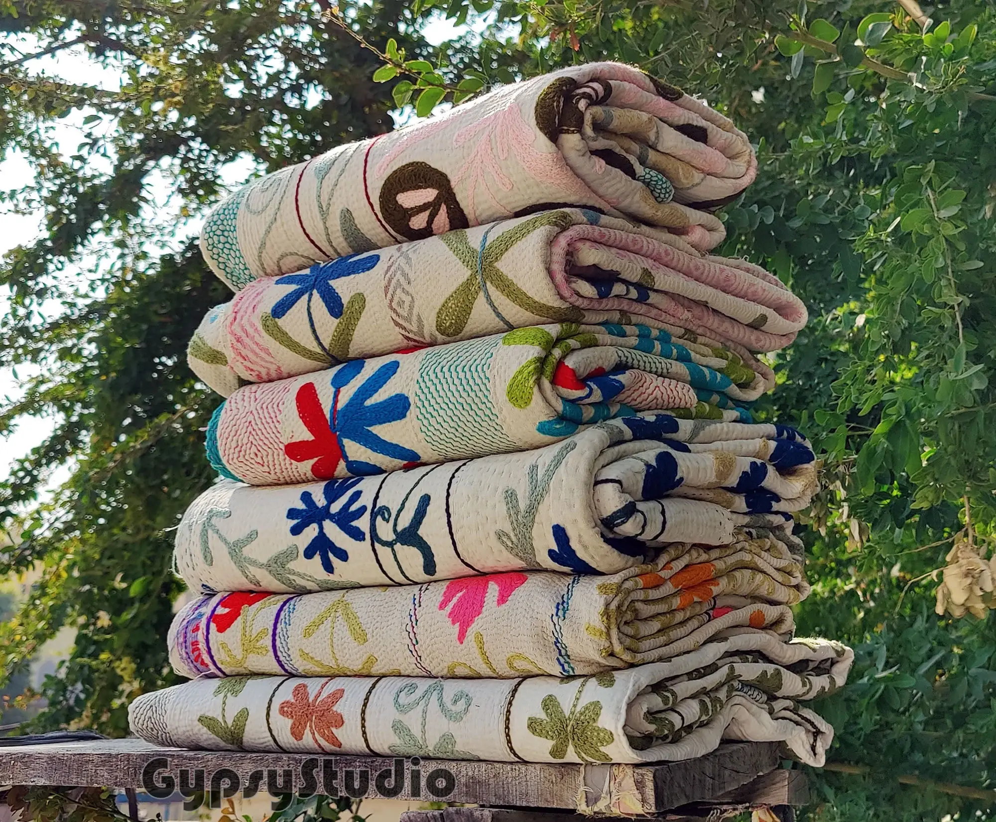 Bhawana Handicrafts - Wholesale Quilt - 5 Piece Lot, White Suzani Bed Spread Tapestry Colorful Quilt6